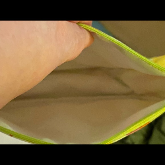 Clinique flower patterned make up bag - New never used - Picture 2 of 5